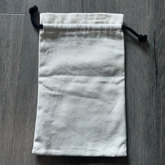 Mejuri Drawstring Jewelry Bag - Picture 2 of 2